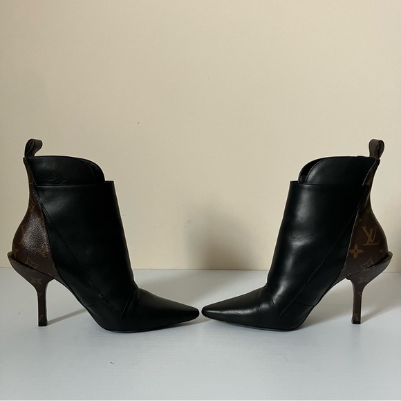 Louis Vuitton Black Leather LV Logo Janet Ankle Buckle Heeled Boots size 38 - Picture 8 of 15